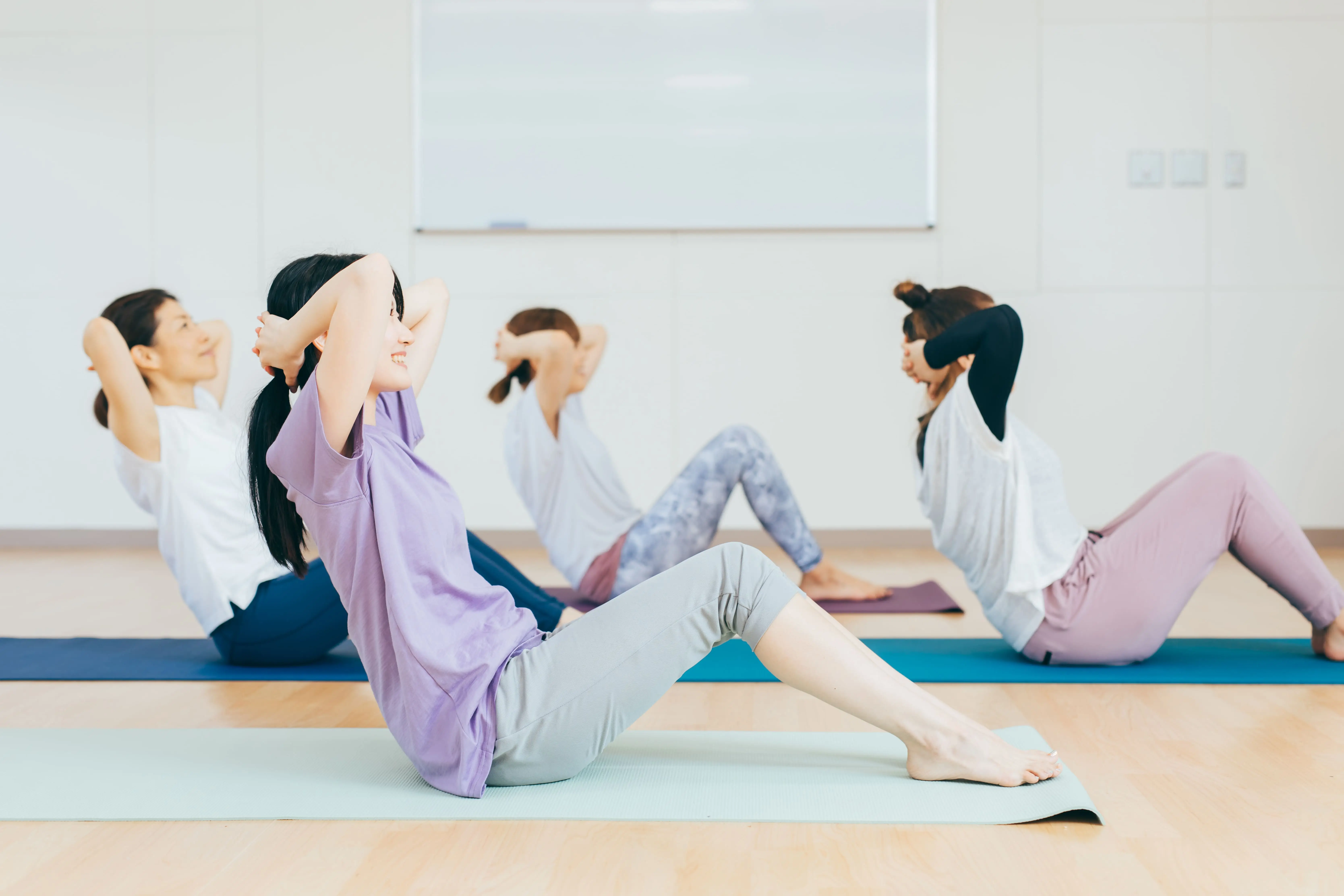 脇腹を鍛える筋トレ｜自宅で簡単！腹斜筋に効くトレーニング方法