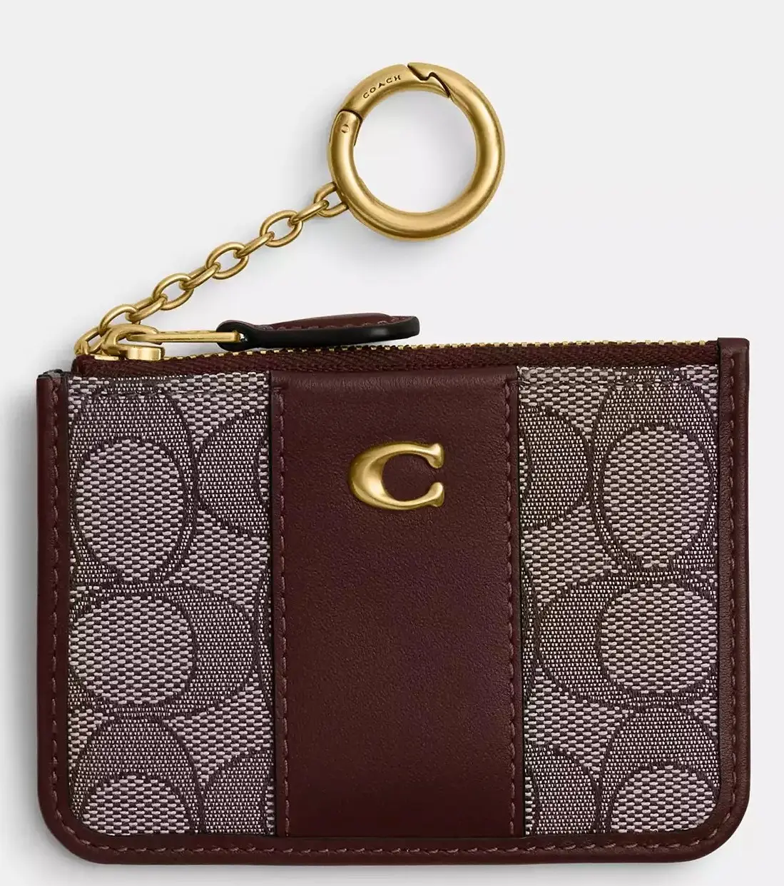 人気のあるパスケースブランドは？｜年代・男女別に紹介