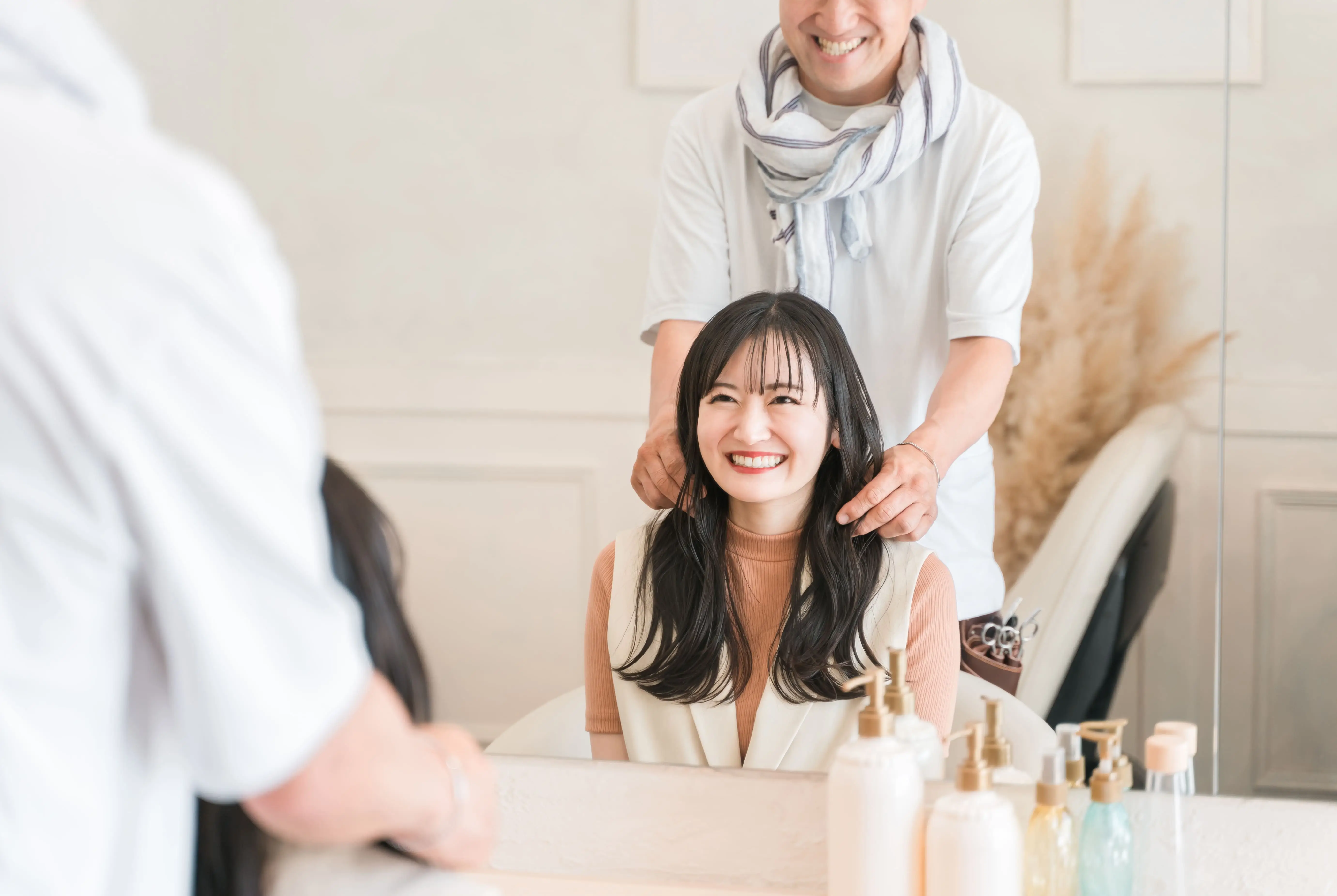 【韓国風髪型スタイル】ヘアアレンジも！人気の顔周りレイヤー＆オーダー方法