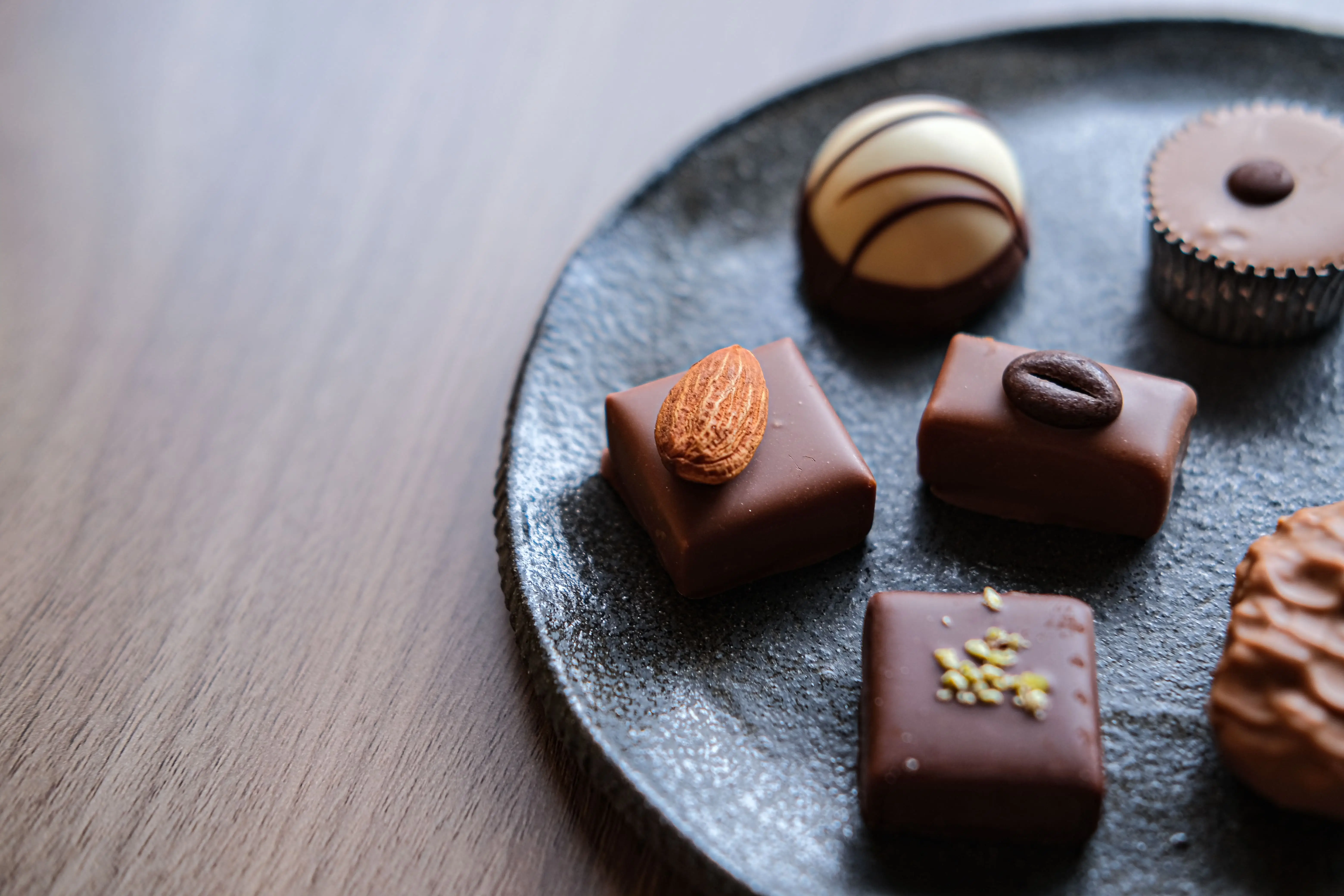 バレンタイン 2026 人気チョコ特集！店頭や通販、オンライン予約もできる商品を紹介