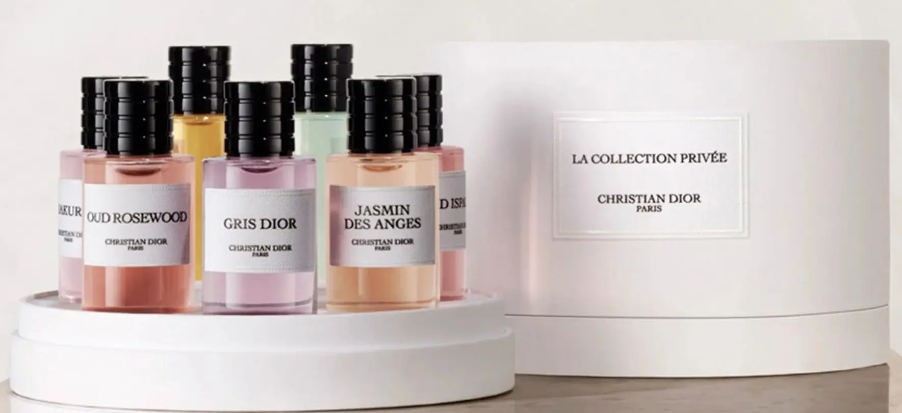 ボトルのコンパクトさだけが魅力じゃない！見た目もかわいいおすすめのミニ香水