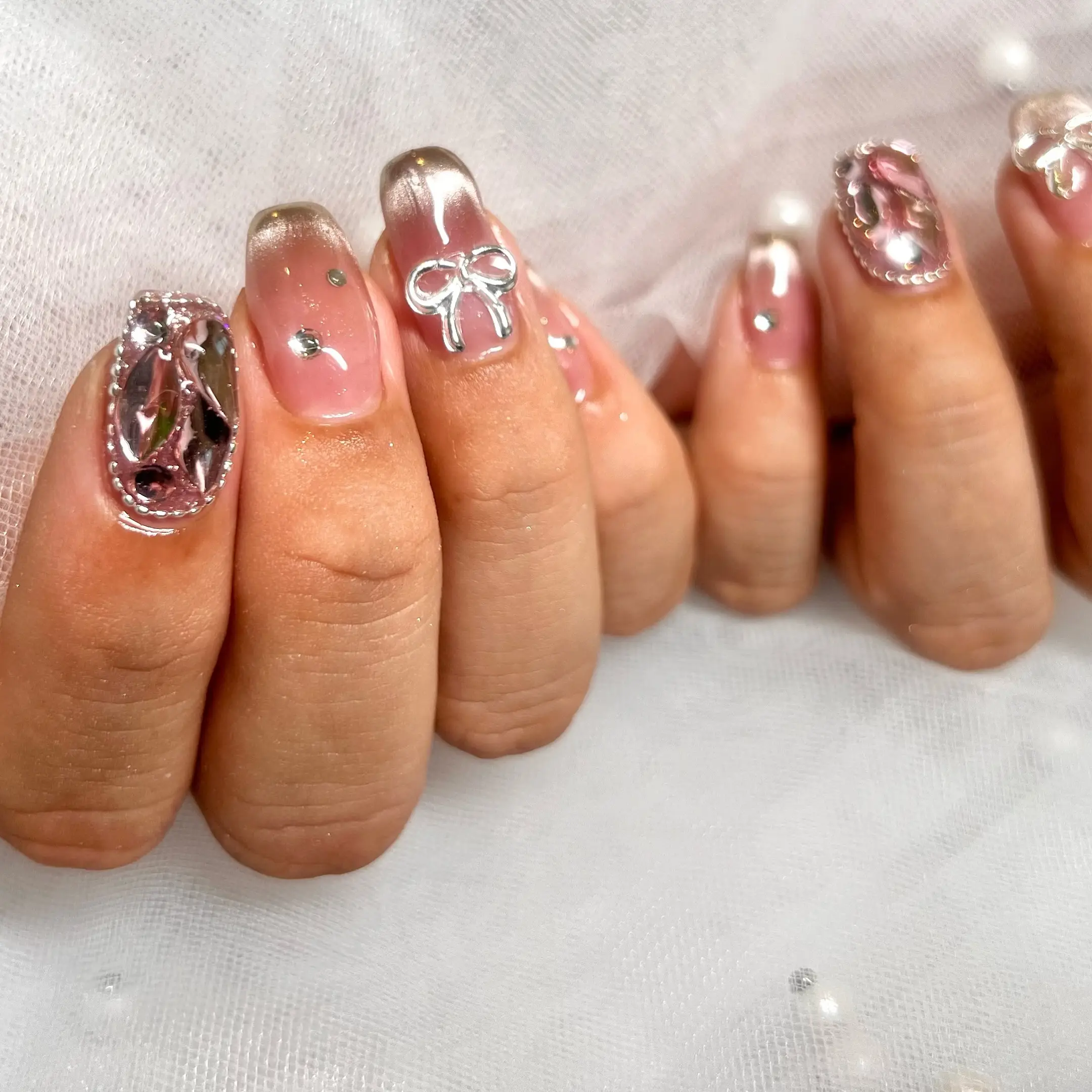 【2024年最新】秋冬ネイル特集!おすすめのシンプルでトレンドのデザイン💅